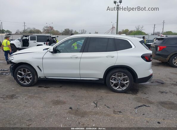 5UX43DP02N9N06274 2022 BMW X3 White Vista interior de 360 grados