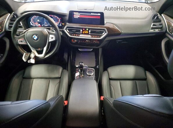 5UX43DP02R9X15598 2024 BMW X3 Black Vista del salpicadero
