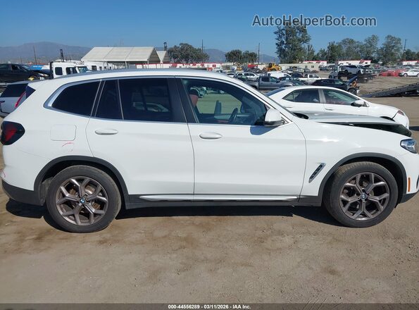5UX43DP03N9L00123 2022 BMW X3 White Вид задньої частини салону