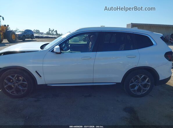 5UX43DP03N9L00123 2022 BMW X3 White Панорамний вид салону 360°