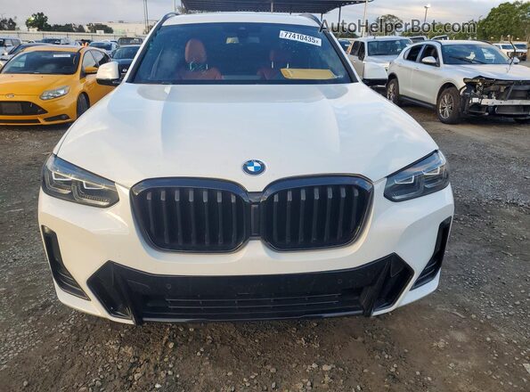 5UX43DP05N9J15863 2022 BMW X3 White Դիմացի տեսք