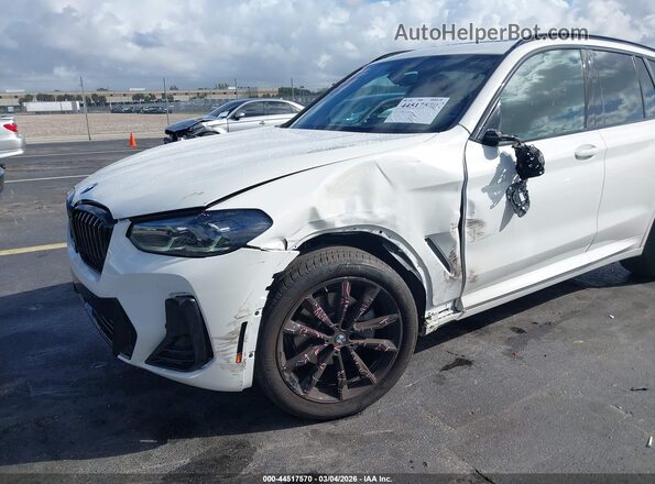 5UX43DP05R9V81640 2024 BMW X3 White Front view