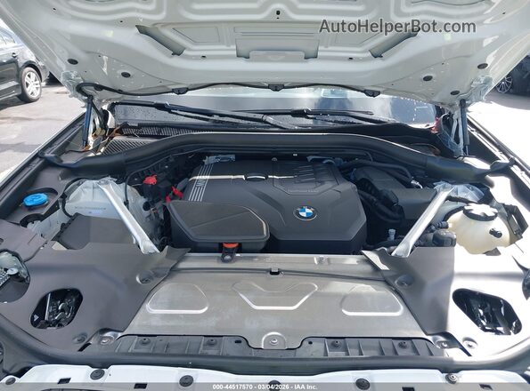5UX43DP05R9V81640 2024 BMW X3 White Rear view
