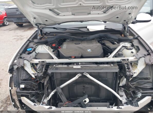 5UX43DP05R9X17149 2024 BMW X3 White Vista trasera