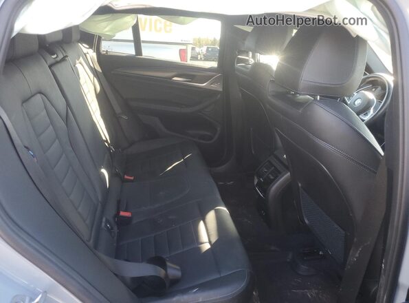 5UX43DT08P9N75365 2023 BMW X4 Gray Widok wnętrza z tyłu