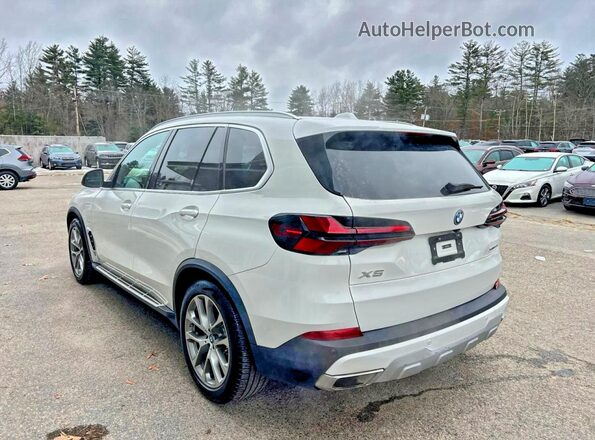 5UX43EU00S9Y02982 2025 BMW X5 White Front right