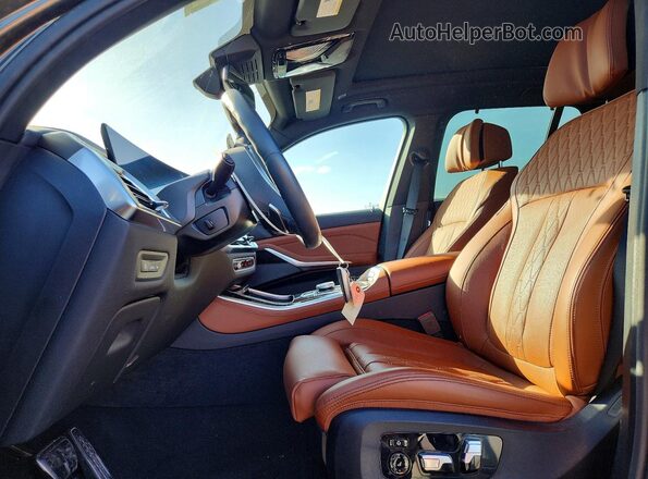 5UX43EU00S9Z97286 2025 BMW X5 Green Vista interior delantera