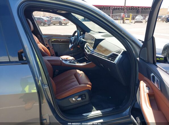 5UX43EU01R9S63167 2024 BMW X5 Silver Front interior view