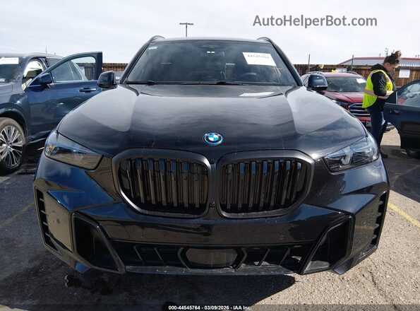 5UX43EU0XT9225802 2026 BMW X5 Black Rear interior view