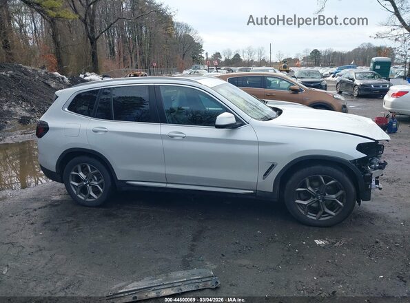 5UX53DP03P9P98251 2023 BMW X3 White Widok wnętrza z tyłu