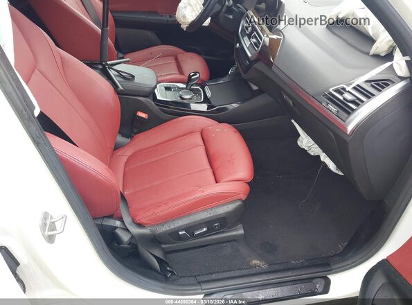 5UX53DP0XR9U11620 2024 BMW X3 White Вид салону спереду