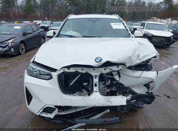 5UX53DP0XR9U11620 2024 BMW X3 White Вид задньої частини салону