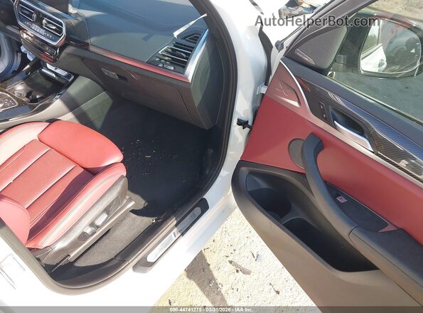 5UX83DP08P9P84844 2023 BMW X3 White Widok wnętrza z przodu
