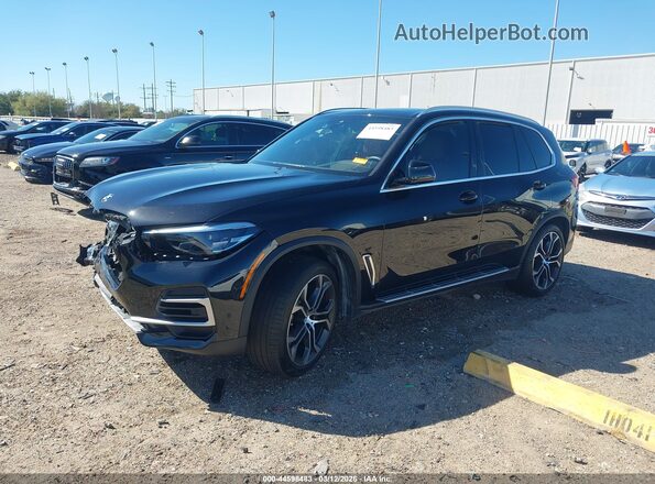 5UXCR4C07N9M25612 2022 BMW X5 Черный Передняя левая четверть