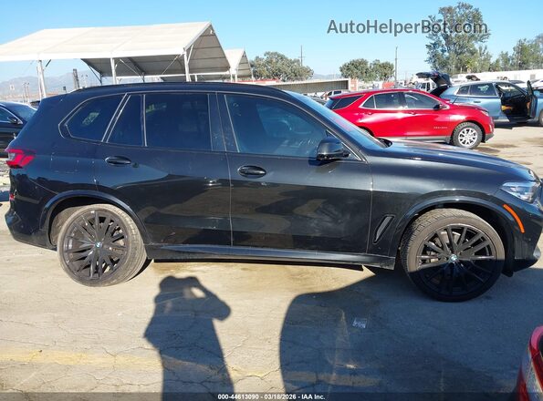 5UXCR4C08P9R18945 2023 BMW X5 Black Vista interior trasera