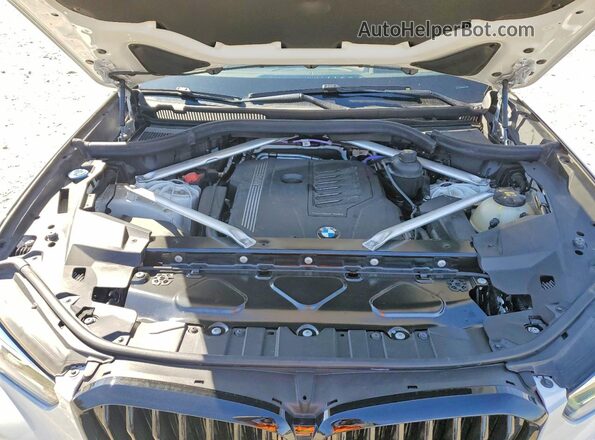 5UXCR4C0XM9F88529 2021 BMW X5 White Vista del compartimento del motor