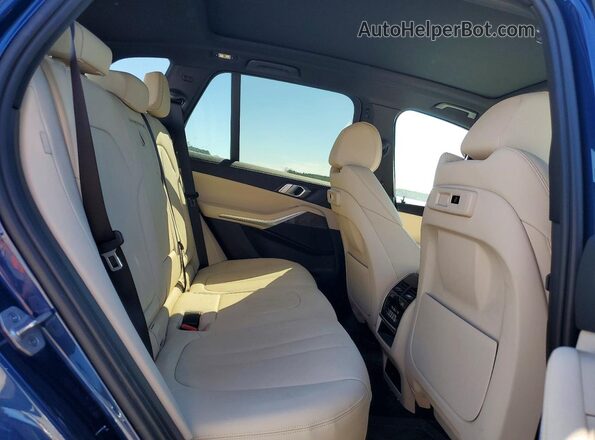 5UXCR6C00M9F35947 2021 BMW X5 Blue Rear interior view