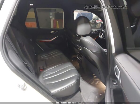 5UXCR6C01M9G43090 2021 BMW X5 White Вид наклейки з VIN-кодом