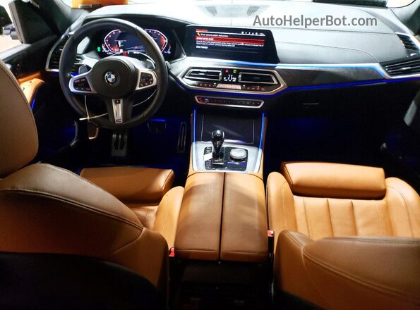 5UXCR6C01N9K38474 2022 BMW X5 White Widok deski rozdzielczej