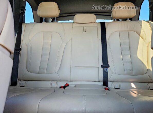5UXCR6C01N9K65528 2022 BMW X5 White Вид задніх сидінь