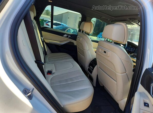 5UXCR6C01N9K65528 2022 BMW X5 White Вид задньої частини салону