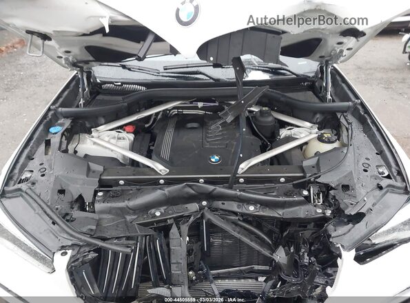 5UXCR6C03M9G08826 2021 BMW X5 White Widok z tyłu
