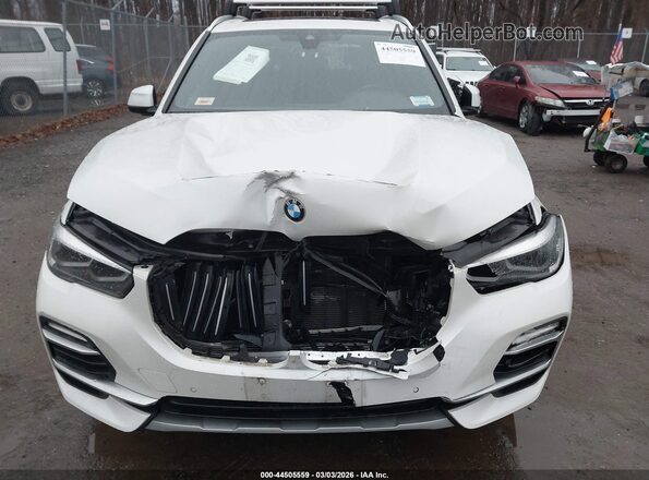 5UXCR6C03M9G08826 2021 BMW X5 White Widok z przodu