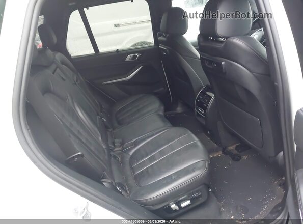 5UXCR6C03M9G08826 2021 BMW X5 White Widok naklejki z numerem VIN