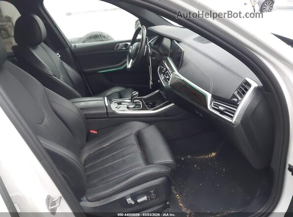 5UXCR6C03M9G08826 2021 BMW X5 White Widok wnętrza z przodu