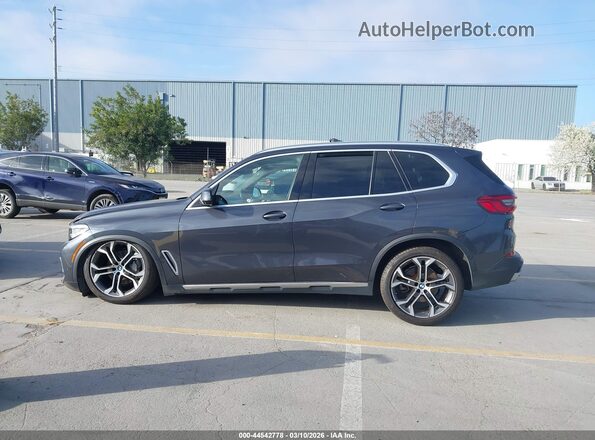 5UXCR6C09L9B79996 2020 BMW X5 Blue Панорамний вид салону 360°