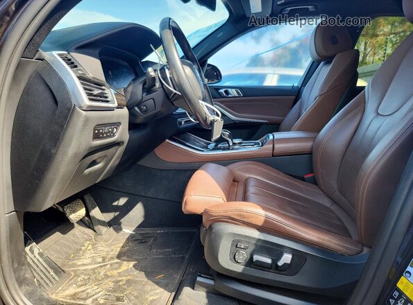 5UXCR6C0XM9F01093 2021 BMW X5 Charcoal Вид салону спереду