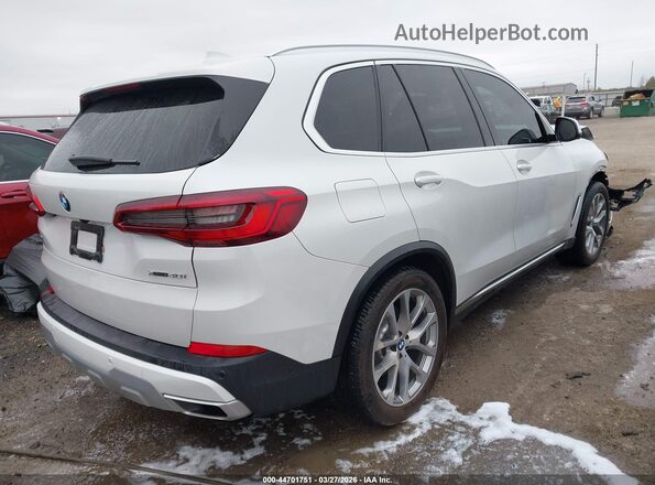 5UXCR6C51KLL25320 2019 BMW X5 White Rear right