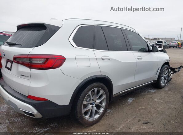 5UXCR6C51KLL25320 2019 BMW X5 White Rear interior view