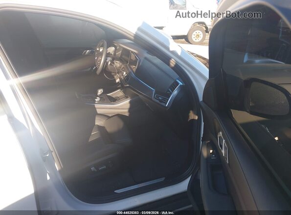 5UXCR6C56KLL38189 2019 BMW X5 White Вид салону спереду