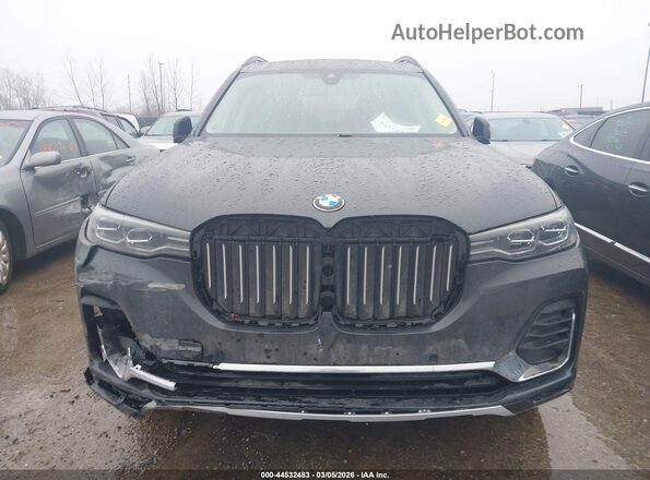 5UXCW2C00M9F27655 2021 BMW X7 Gray Rear interior view