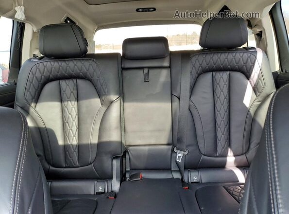 5UXCW2C02M9F48409 2021 BMW X7 White Вид задніх сидінь