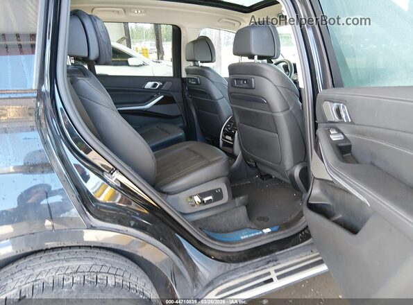 5UXCW2C02M9G63818 2021 BMW X7 Black VIN կոդի պիտակի տեսք