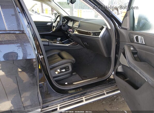 5UXCW2C02M9G63818 2021 BMW X7 Black Սալոնի դիմացի տեսք