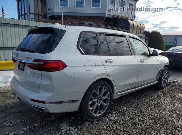 5UXCW2C04M9H15627 2021 BMW X7 White 