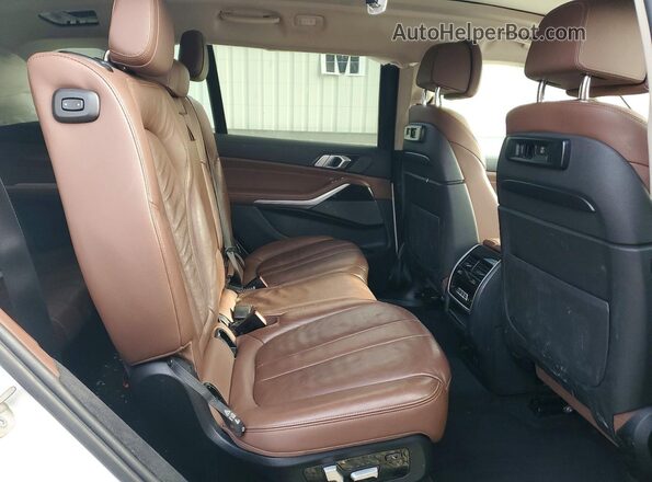 5UXCW2C04M9H15627 2021 BMW X7 White 