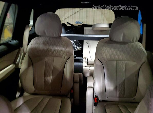 5UXCW2C05M9E59532 2021 BMW X7 Black Rear seats view