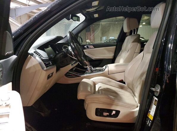 5UXCW2C05M9E59532 2021 BMW X7 Black Front interior view