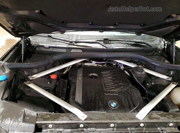 5UXCW2C05M9E59532 2021 BMW X7 Black Engine compartment view