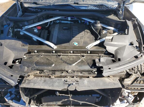 5UXCW2C05M9F59016 2021 BMW X7 White Շարժիչի բաժամունքի տեսք