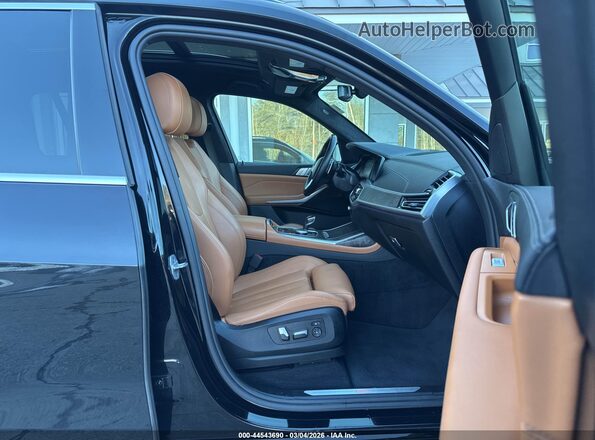 5UXCW2C06M9E81989 2021 BMW X7 Black Widok wnętrza z przodu
