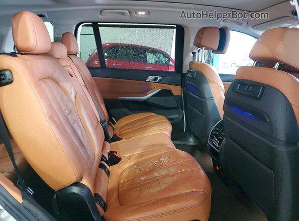 5UXCW2C06M9H07142 2021 BMW X7 White Rear interior view