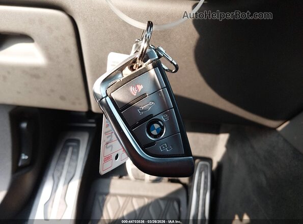 5UXCW2C07M9E63260 2021 BMW X7 White Widok deski rozdzielczej