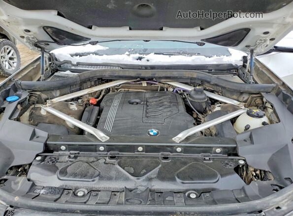 5UXCW2C07M9G15795 2021 BMW X7 White Շարժիչի բաժամունքի տեսք