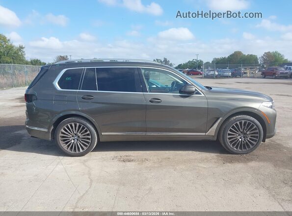 5UXCW2C08M9D77567 2021 BMW X7 Gray Панорамний вид салону 360°