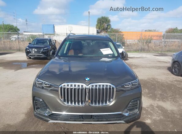5UXCW2C08M9D77567 2021 BMW X7 Gray Вид задньої частини салону